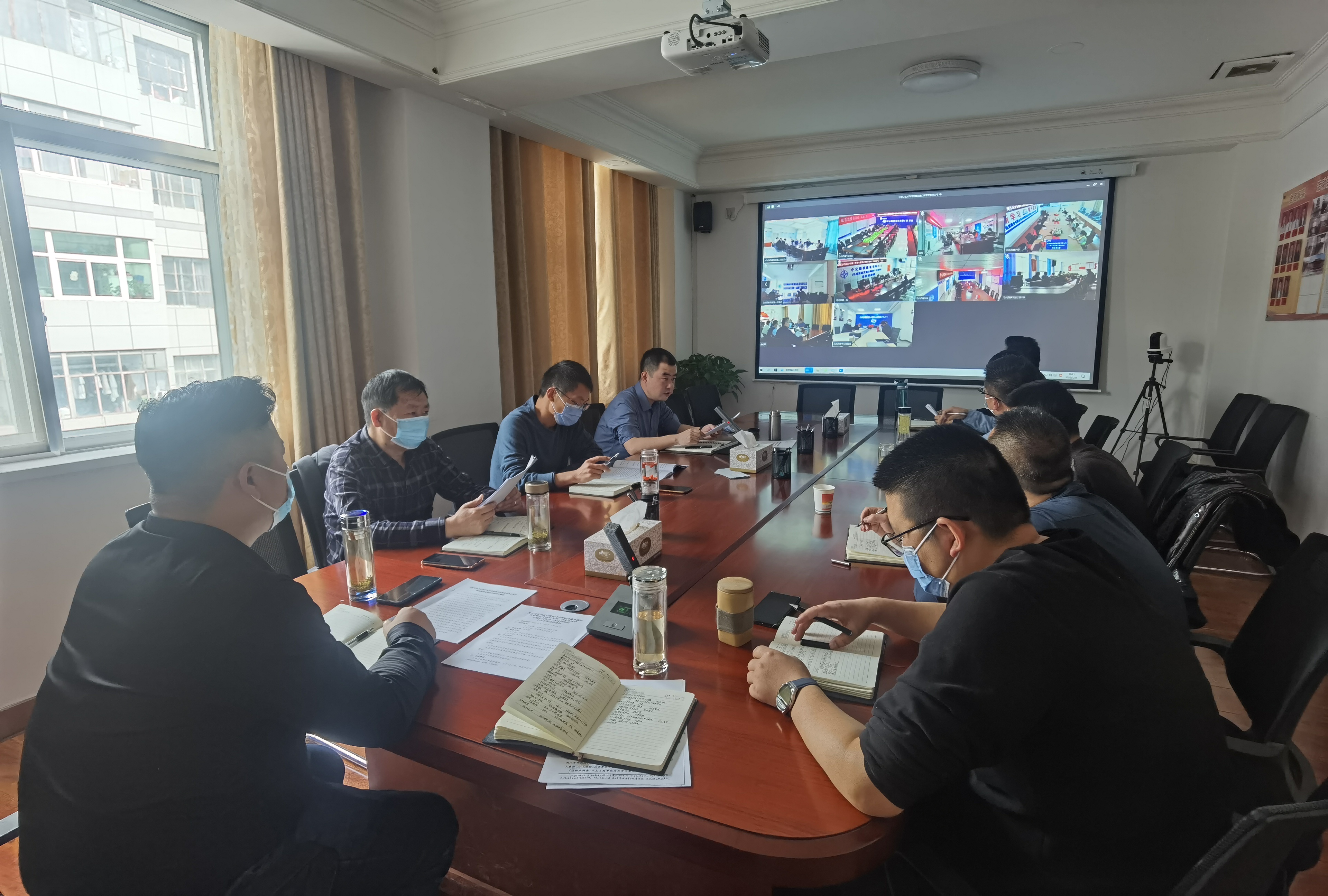 馬塢西寨項目組織召開第二次安全領(lǐng)導(dǎo)小組會議暨疫情防控工作視頻會(1).jpg