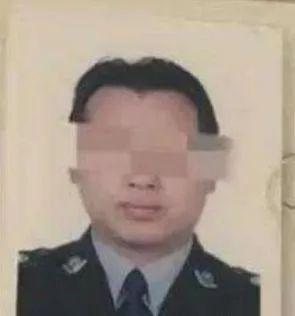 保時(shí)捷女車(chē)主一巴掌,童所長(zhǎng)被免職,被“坑”的丈夫冤不冤?